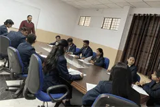 students learning in KCMT smart class with multimedia and animations