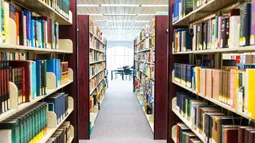KCMT library book collection and study environment